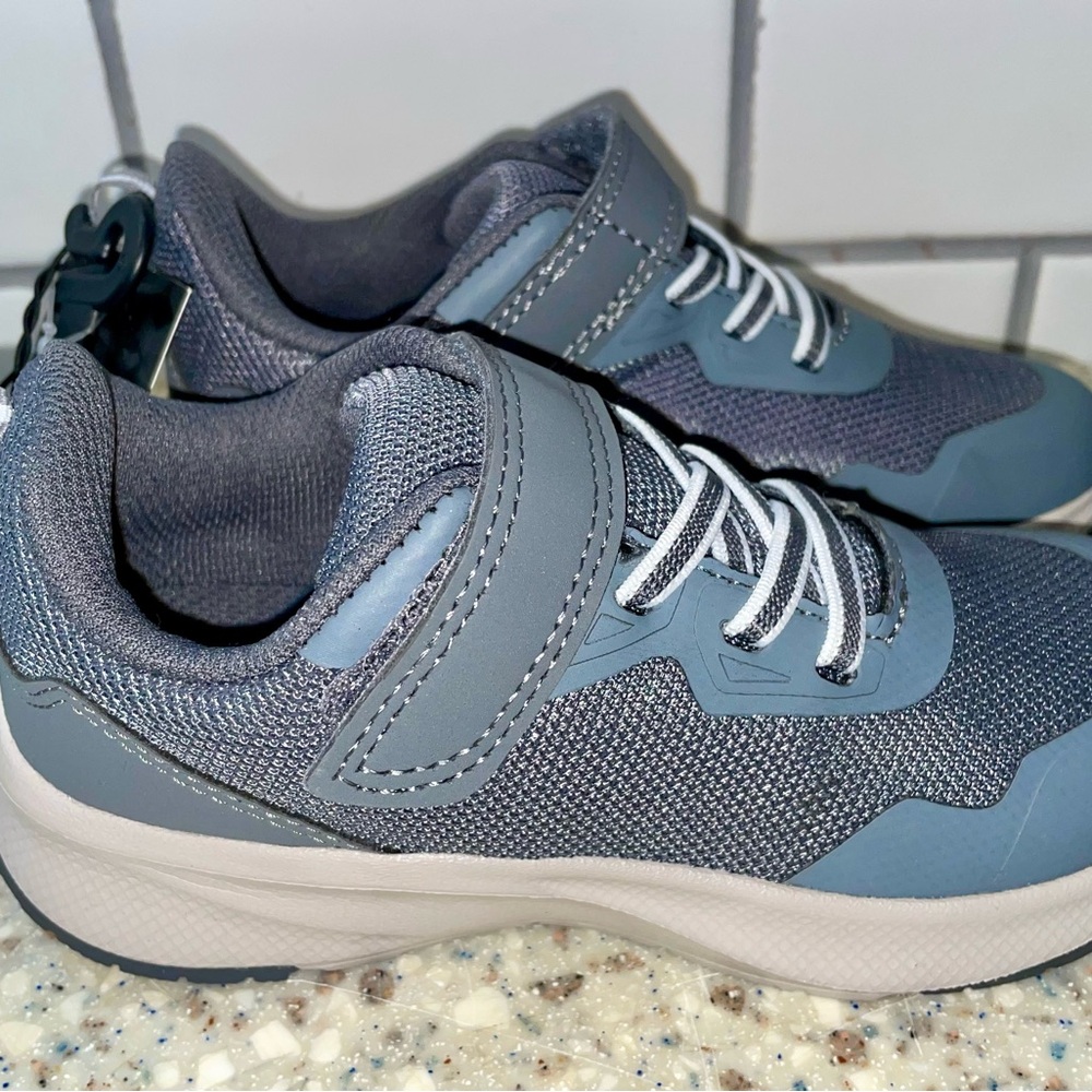 Boy’s Toddler 11 Athletic Works Mesh Jogger Sneakers in Grey NWT